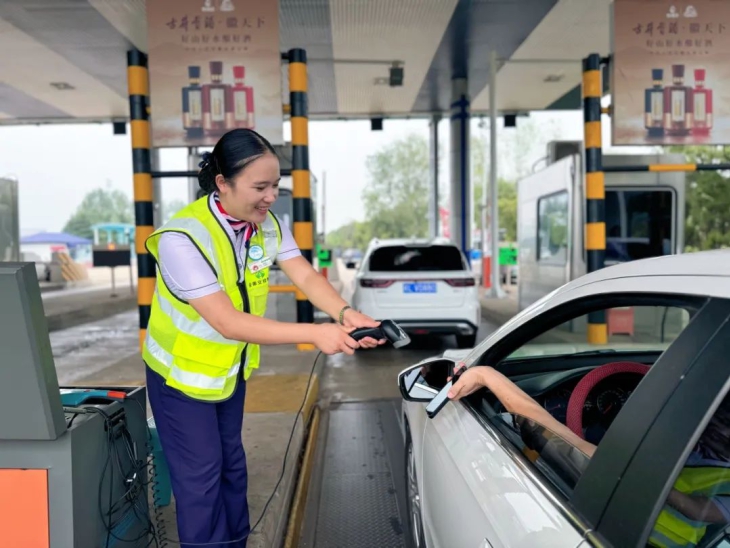 備戰中秋|安徽交控集團全力護航“團圓路” 備戰中秋|安徽交控集團全力護航“團圓路”